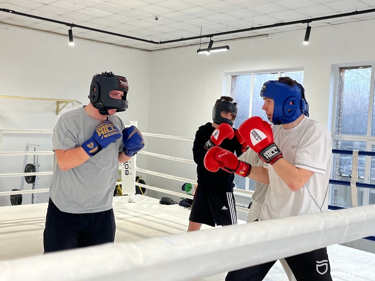 У Дніпрі вихованці комплексної дитячо-юнацької спортивної школи з боксу та єдиноборств беруть участь у міжнародних змаганнях та виборюють призові місця - 17.03.2026