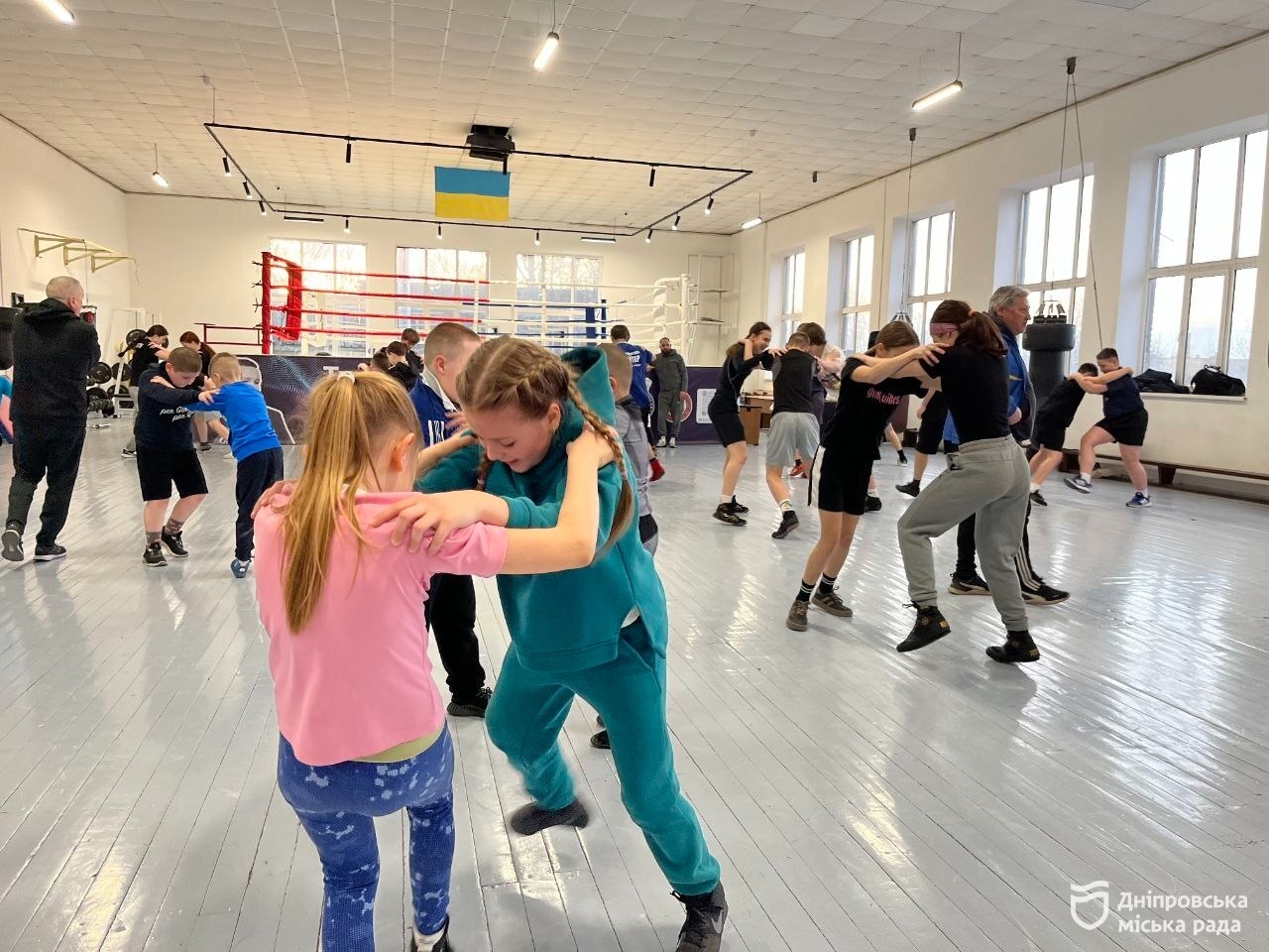 У Дніпрі вихованці комплексної дитячо-юнацької спортивної школи з боксу та єдиноборств беруть участь у міжнародних змаганнях та виборюють призові місця - 17.03.2026