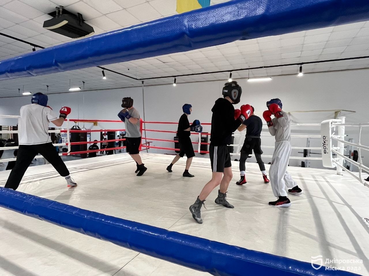 У Дніпрі вихованці комплексної дитячо-юнацької спортивної школи з боксу та єдиноборств беруть участь у міжнародних змаганнях та виборюють призові місця - 17.03.2026