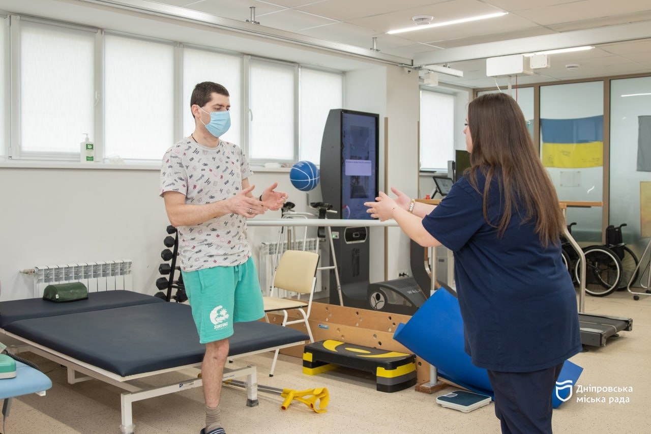 Поранений герой відновлюється після важких боїв і ампутації у Дніпрі - 19.03.2026