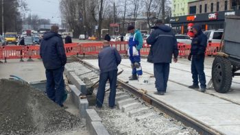 У Дніпрі комплексно ремонтують трамвайні колії на перетині проспекту Богдана Хмельницького та вулиці Чорних Запорожців - 27.03.2026