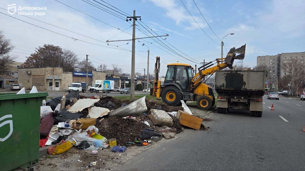 #Чистий_Дніпро: у мегаполісі продовжують ліквідовувати звалища великогабаритних відходів
