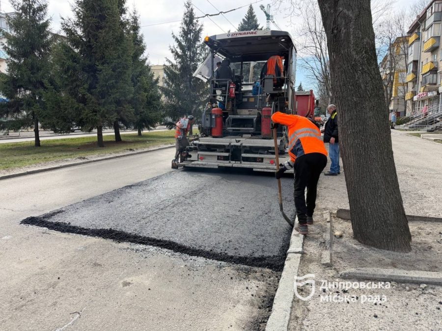 Проспект Науки оновлюють: у Дніпрі ліквідовують наслідки зимових руйнувань доріг - 28.03.2026
