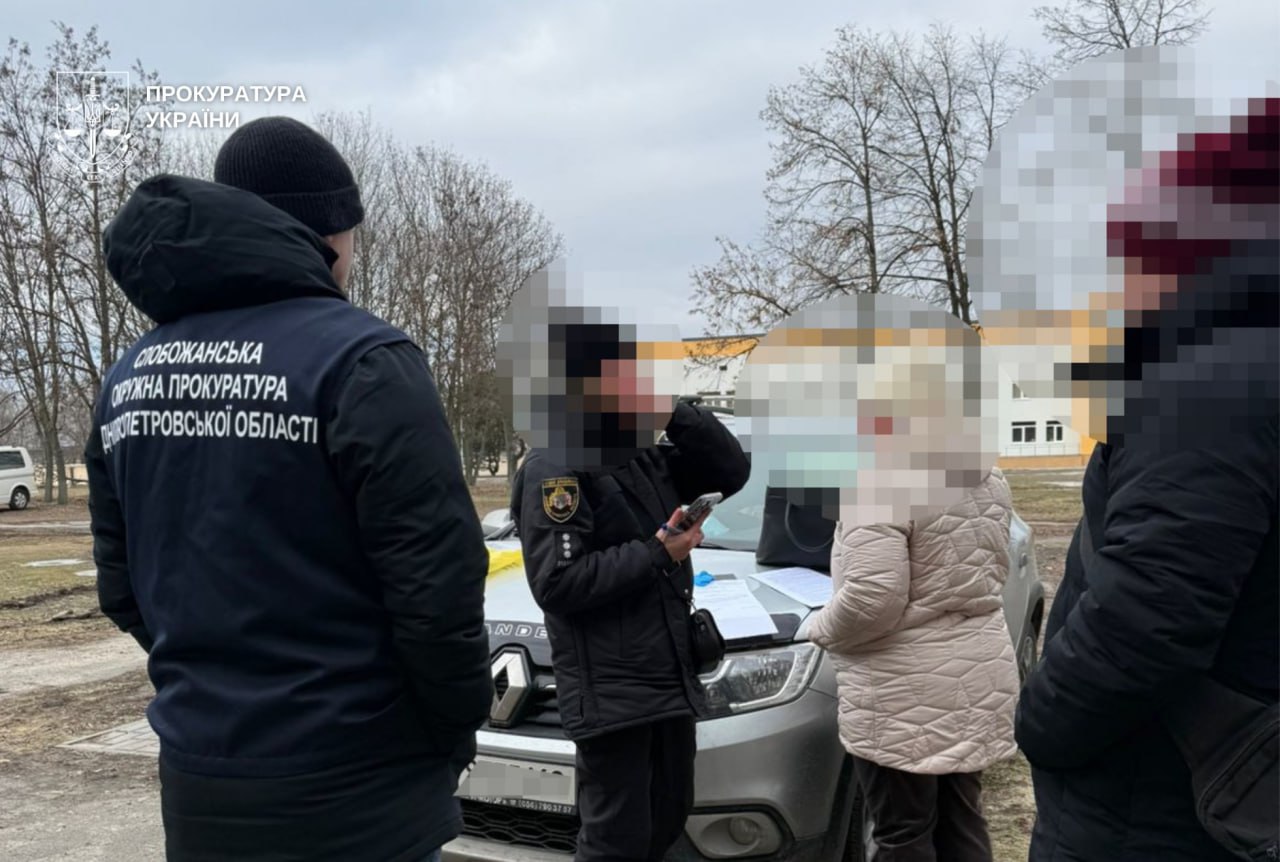 На Дніпропетровщині викрили лікарів, які за $4,5 тис. оформлювали інвалідність військовозобов’язаним