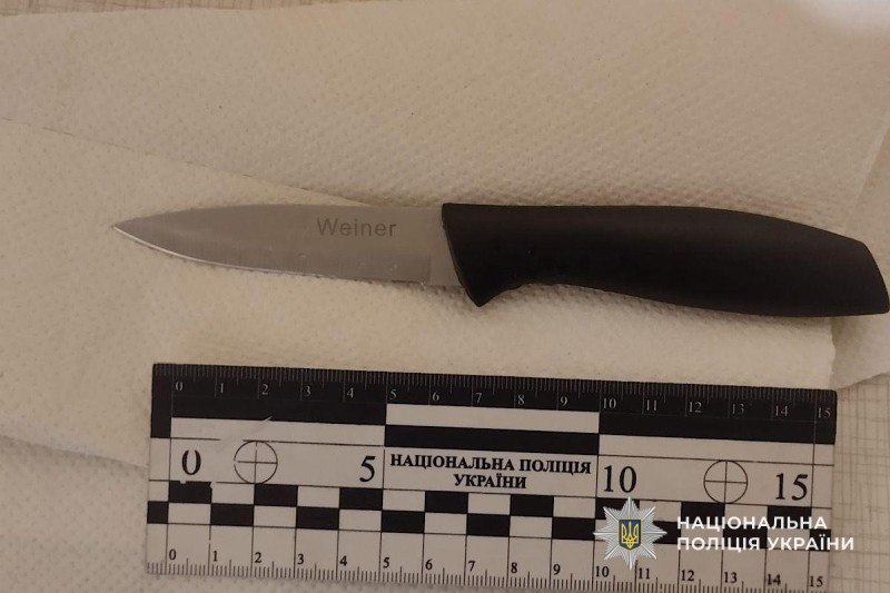 У Дніпрі чоловік під час сварки вдарив ножем знайомого