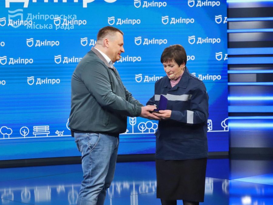 Комунальники Дніпра отримали від Філатова почесні нагороди та згадали свої історії важкої зими - 12.03.2026