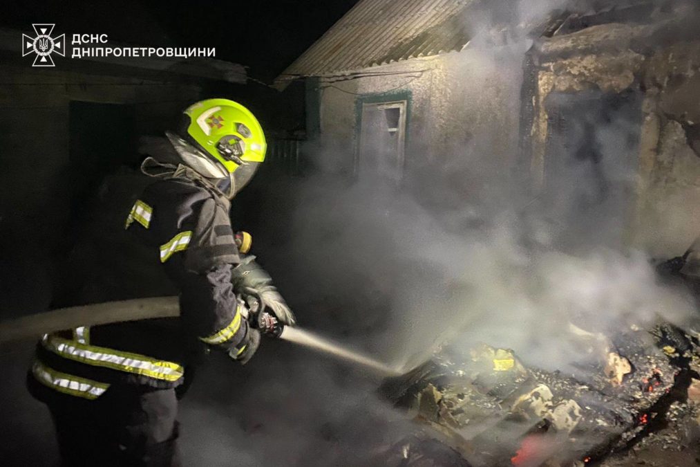 Рятувальники ДСНС на місцях ліквідують наслідки нічних обстрілів Дніпропетровщини - 16.03.2026