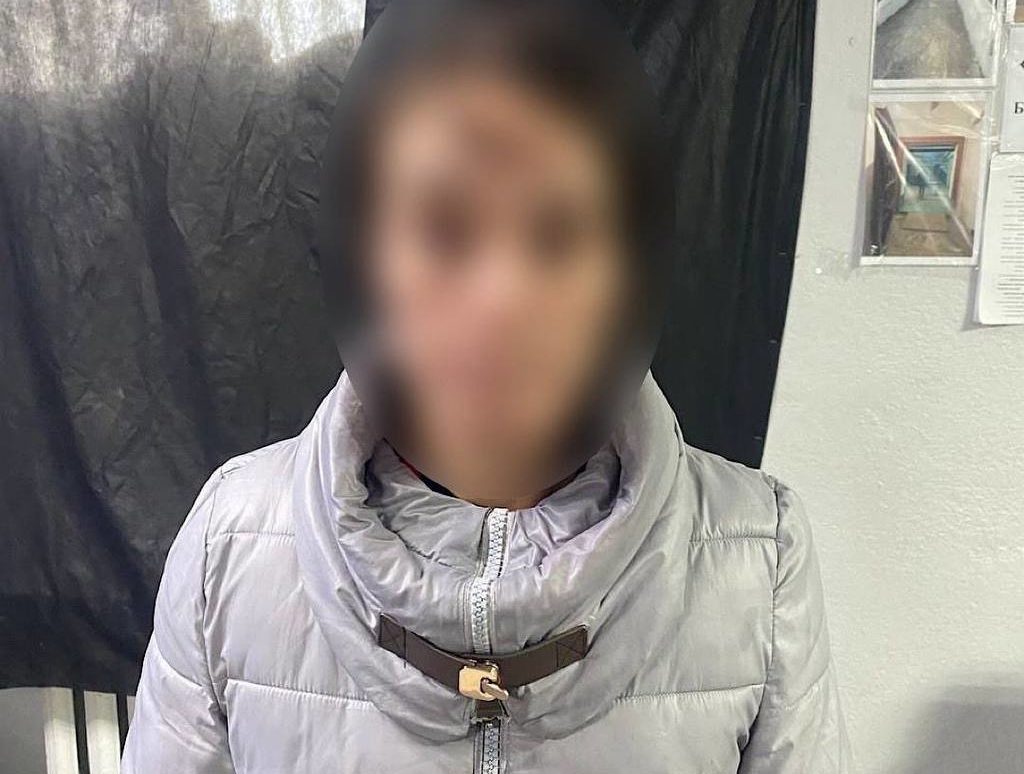 За скоєння крадіжки слідчі Дніпра повідомили про підозру 42-річній жінці