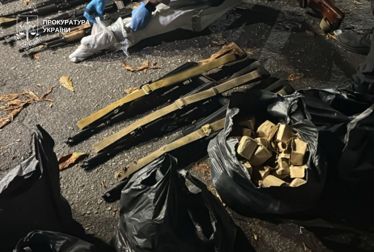 У Кривому Розі судитимуть групу, яка продавала автомати та боєприпаси