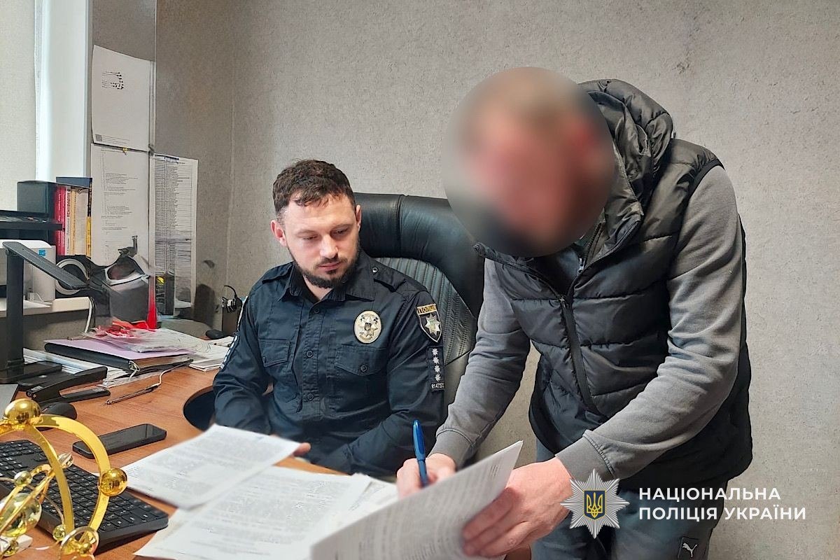 За 15 тисяч гривень «гарантував» водійські права: у Дніпрі чоловіку повідомили про підозру