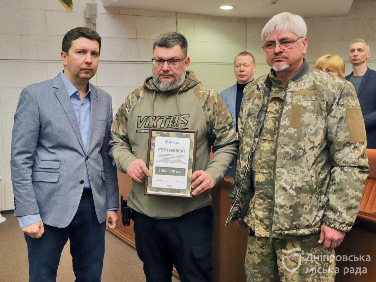 У Дніпрі під час сесії міськради бойові бригади отримали прямі грошові субвенції на найнеобхідніше