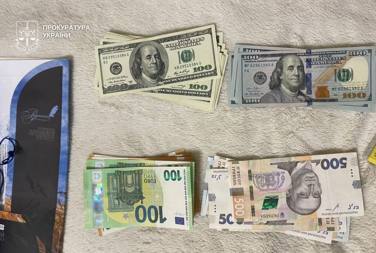 На Дніпропетровщині викрили лікарів, які за $4,5 тис. оформлювали інвалідність військовозобов’язаним