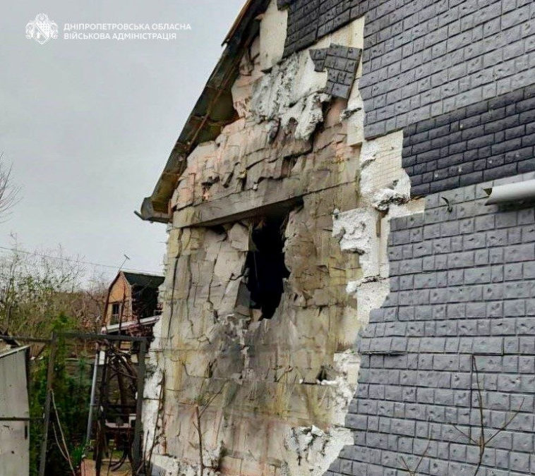 Ворог масовано атакував три райони Дніпропетровщини: є постраждалий - 31.03.2026