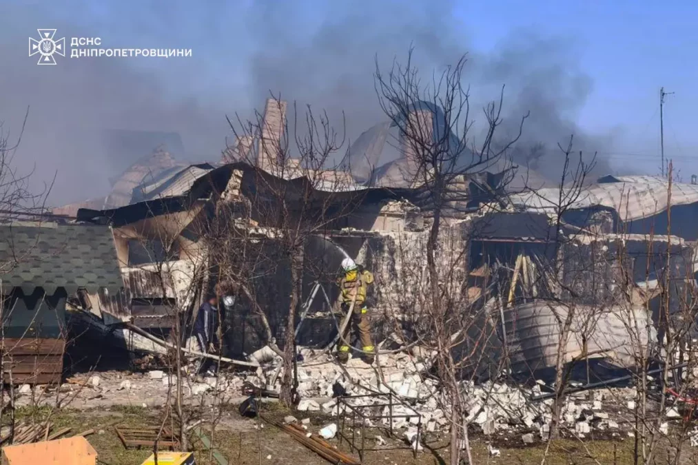 Масштабна пожежа у Дніпровському районі - 22.03.2026