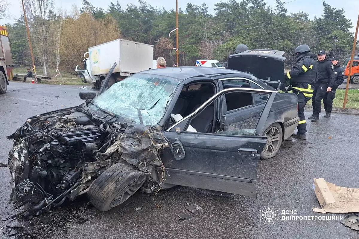 ДТП на Синельниківщині: зіткнулися «ГАЗ 3302» та «BMW», є постраждалі - 25.03.2026