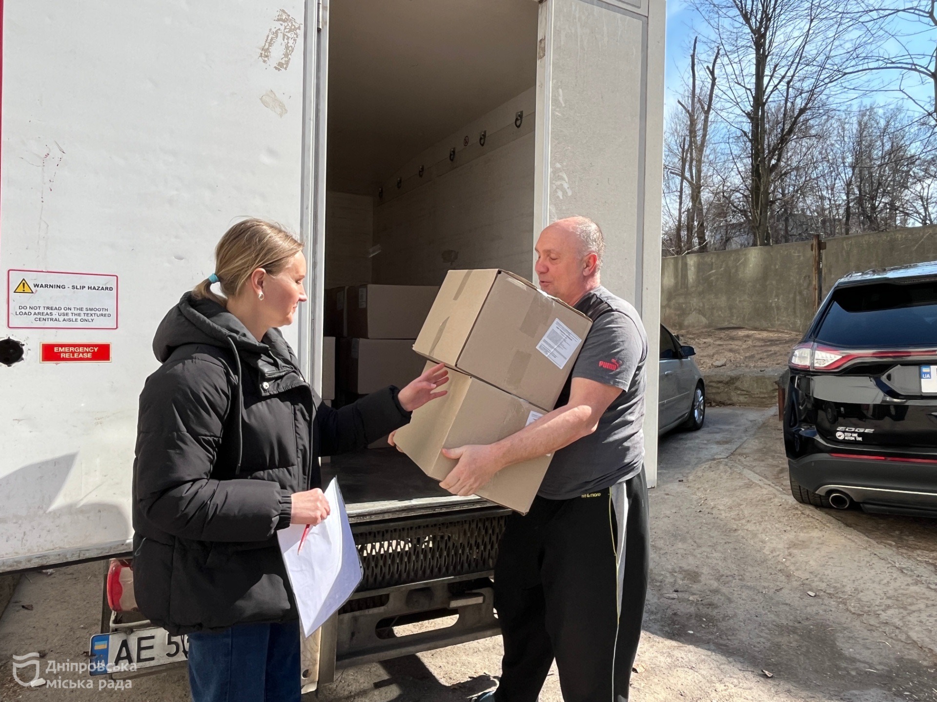 «Я дуже вдячний! Усе смачно, є джем, тушонка, макарони», - переселенець про допомогу, яку безкоштовно отримує у Дніпрі - 23.03.2026