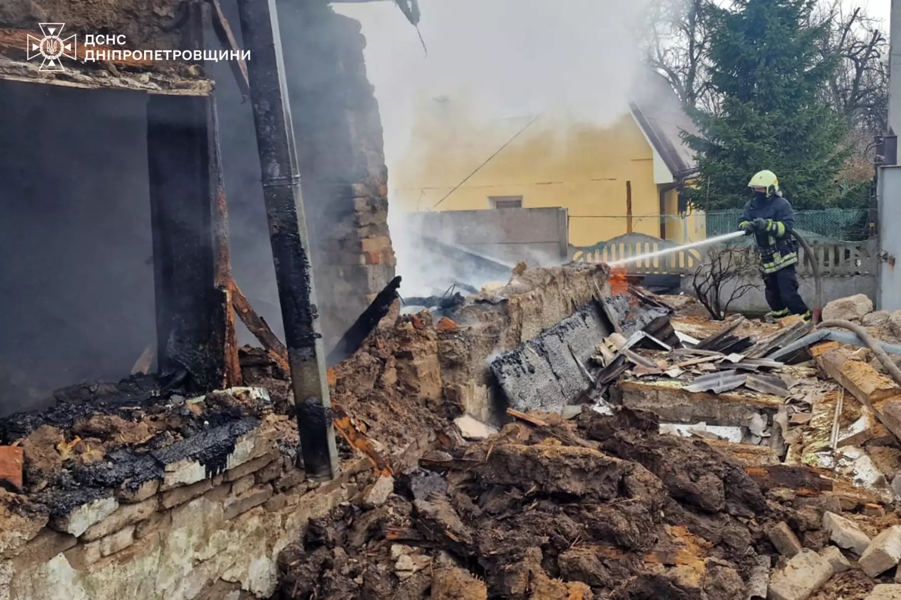 У Дніпрі горіла будівля: пожежу загасили рятувальники - 27.03.2026