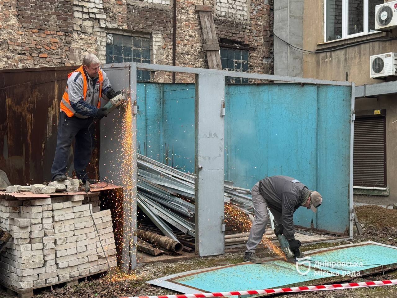 «Незаконні об’єкти підлягають демонтажу. Без альтернатив!» - начальник інспекції з питань благоустрою про черговий демонтаж незаконної конструкції у Дніпрі - 24.03.2026