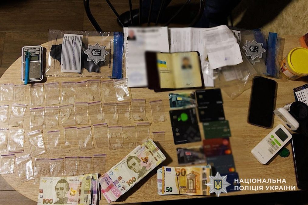 Шестеро мешканців Дніпропетровщини виготовляли та збували метамфетамін: справу скеровано до суду - 01.04.2026