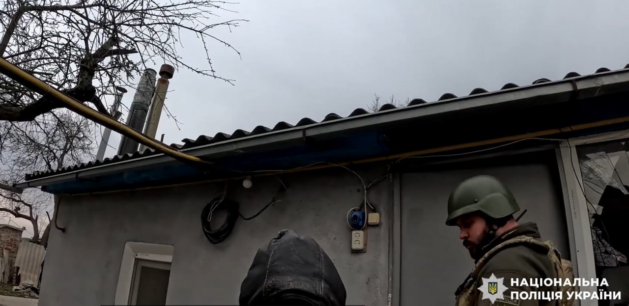 Евакуація під обстрілами: «Білі янголи» вивезли 83-річну жінку з прифронтової Синельниківщини - 03.04.2026