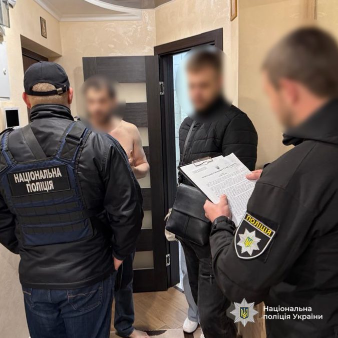 Поліція викрила організовану групу шахраїв на Дніпропетровщині, які привласнювали кошти через SIM-swap - 03.04.2026