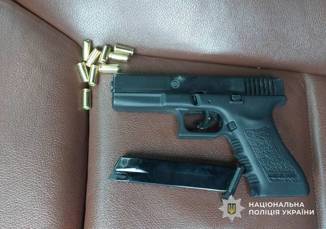 У Дніпрі організовували «пакетний» виїзд за кордон за 12 тисяч доларів - 14.04.2026