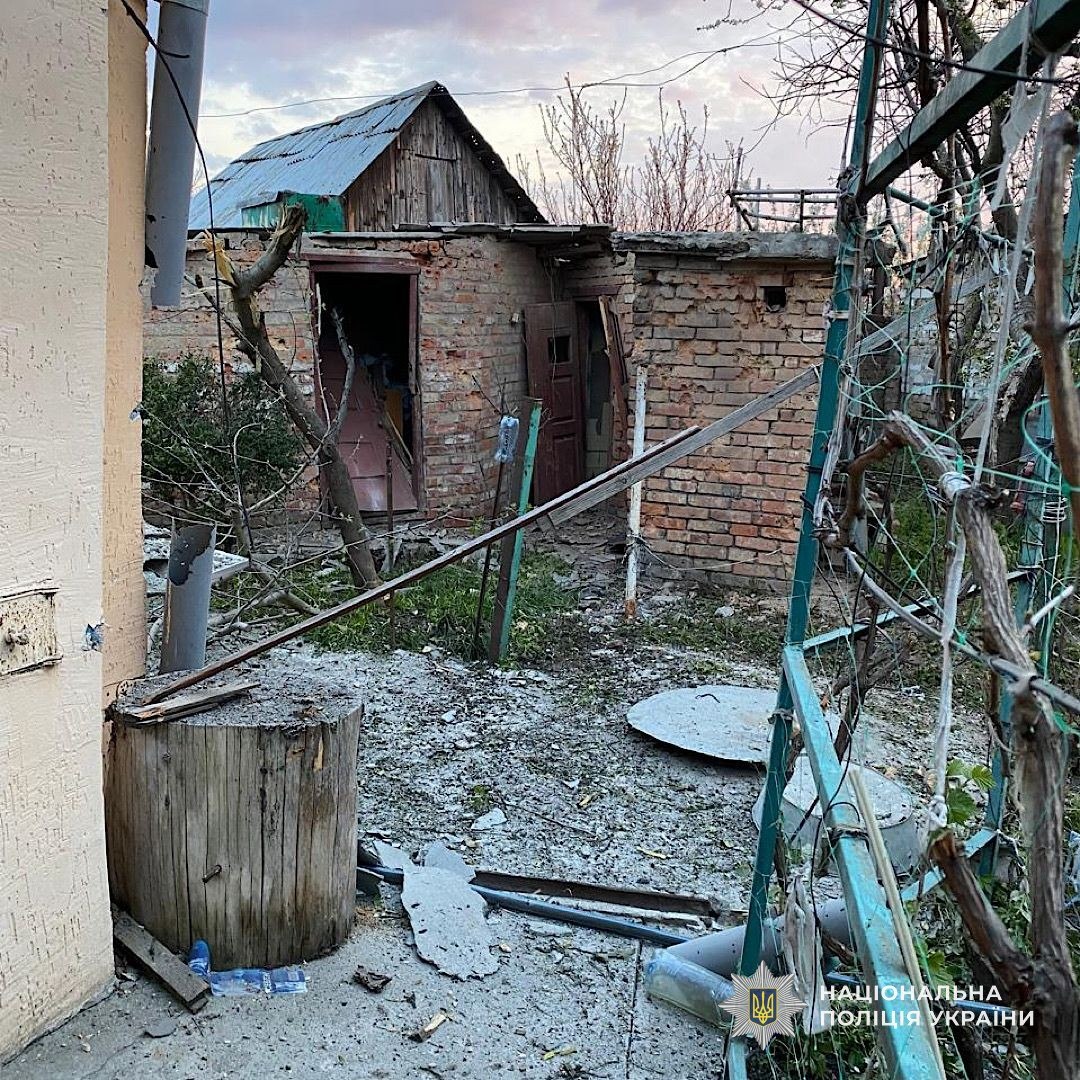 На Дніпропетровщині ворог атакував п’ять районів області: поліція оприлюднила фото наслідків - 17.04.2026