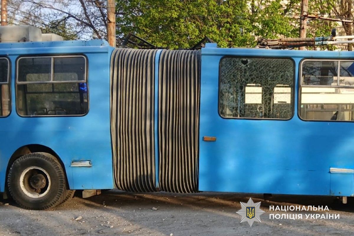 На Дніпропетровщині ворог атакував п’ять районів області: поліція оприлюднила фото наслідків - 17.04.2026