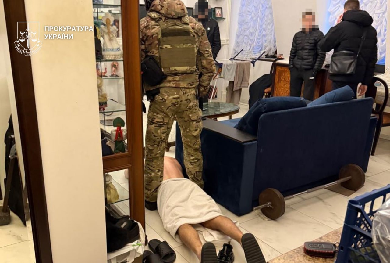 Привласнили землю громади за підробними документами: на Дніпропетровщині викрито схему - 24.04.2026
