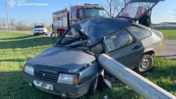 Рятувальники деблокували водія з понівеченого автомобіля на Нікопольщині - 05.04.2026