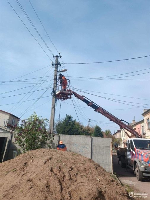 У Дніпрі продовжують ліквідовувати наслідки буревію 26.04.2026