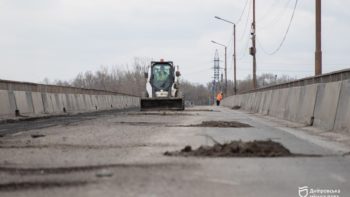 Самарський мост у Дніпрі перекритий: ремонтують дорогу - 1.04.2026