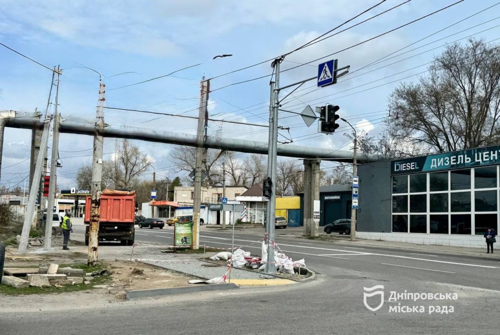 Новий світлофор на перехресті вул. Вітчизняної та Калинової у Дніпрі - 03.04.2026
