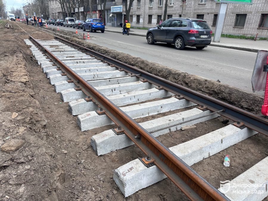 У Дніпрі ремонтують колію трамваю №1 на перетині просп. Науки та вул. Паторжинського - 04.04.2026