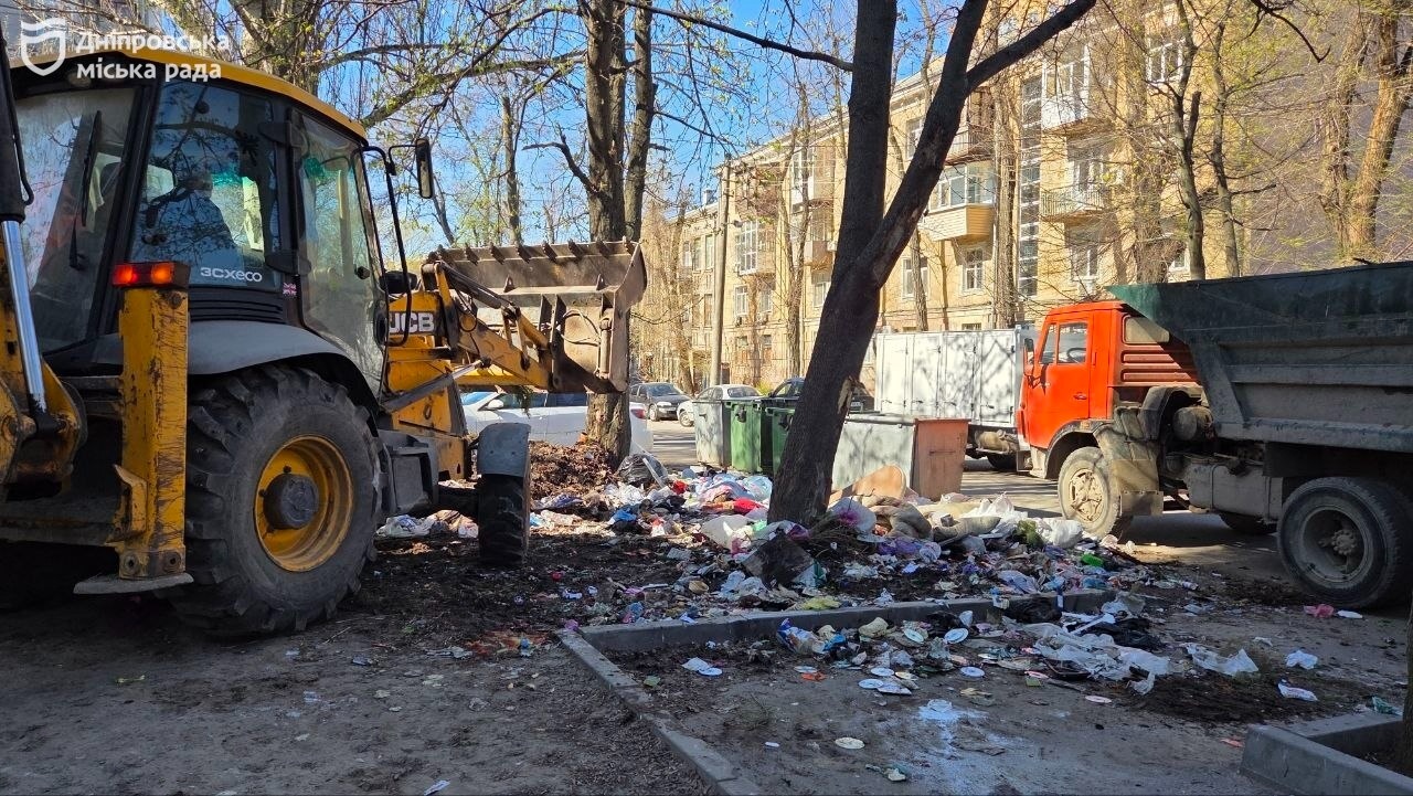У Дніпрі вивезли 13 кубів сміття