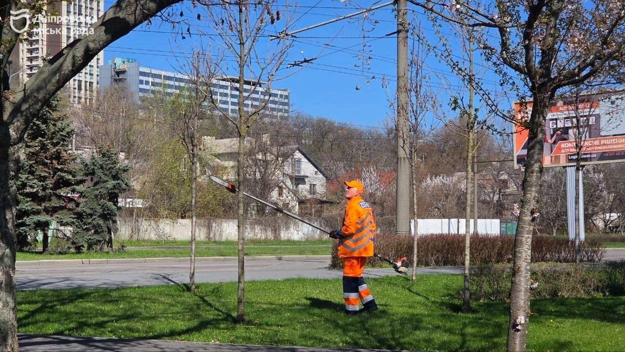Весняне оновлення Дніпра: комунальні служби працюють у посиленому режимі - 07.04.2026