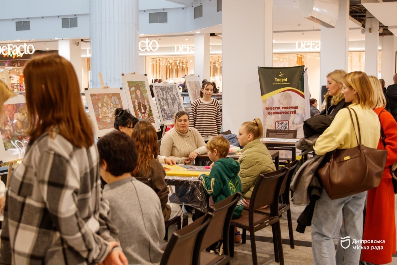 Майстер-класи, конкурси та фотозони: у Дніпрі провели інтерактивний захід «Великдень – свято душі та Перемоги» - 09.04.2026