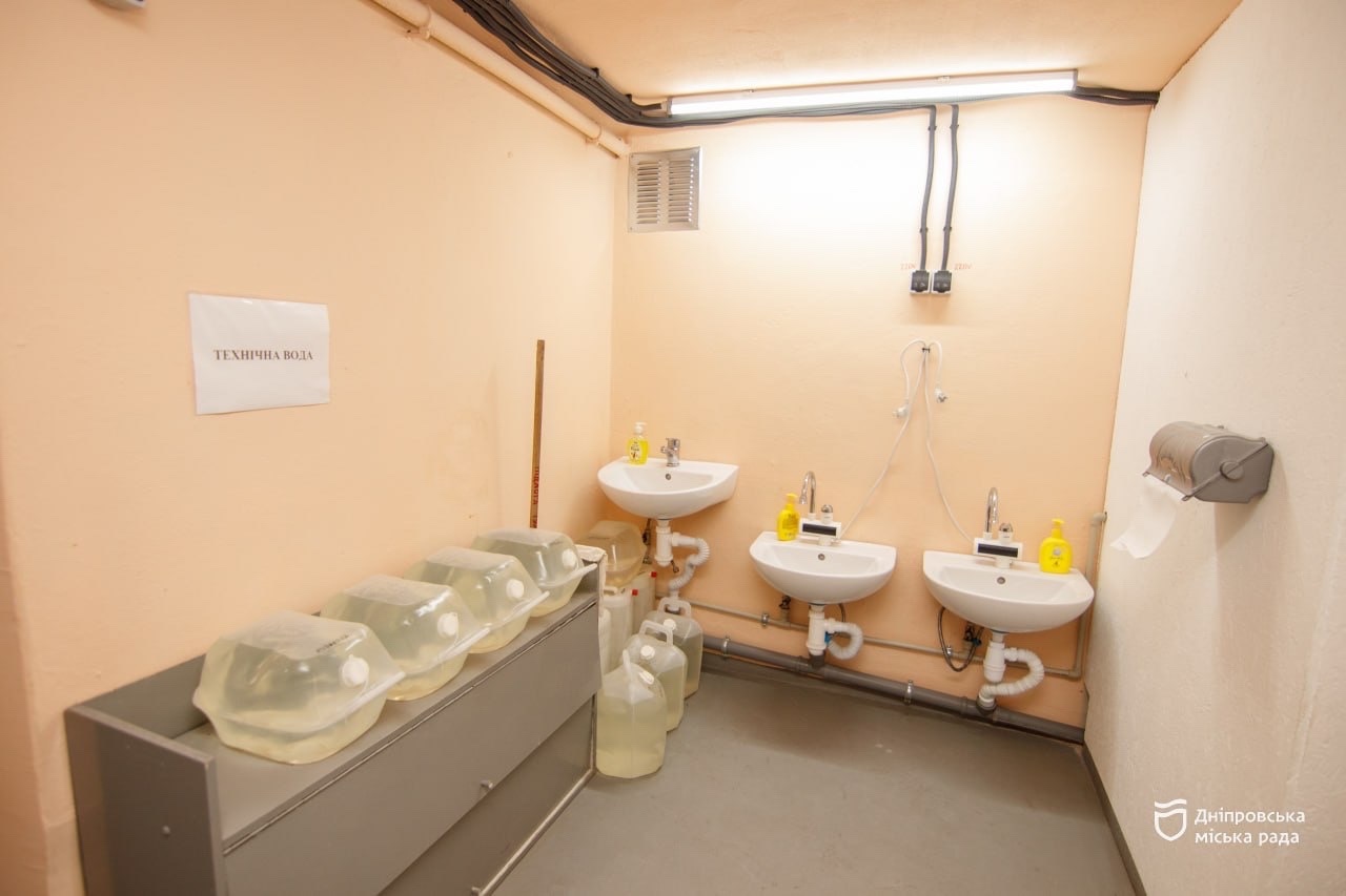 У Дніпрі триває системне облаштування укриттів у закладах освіти та культури - 13.04.2026