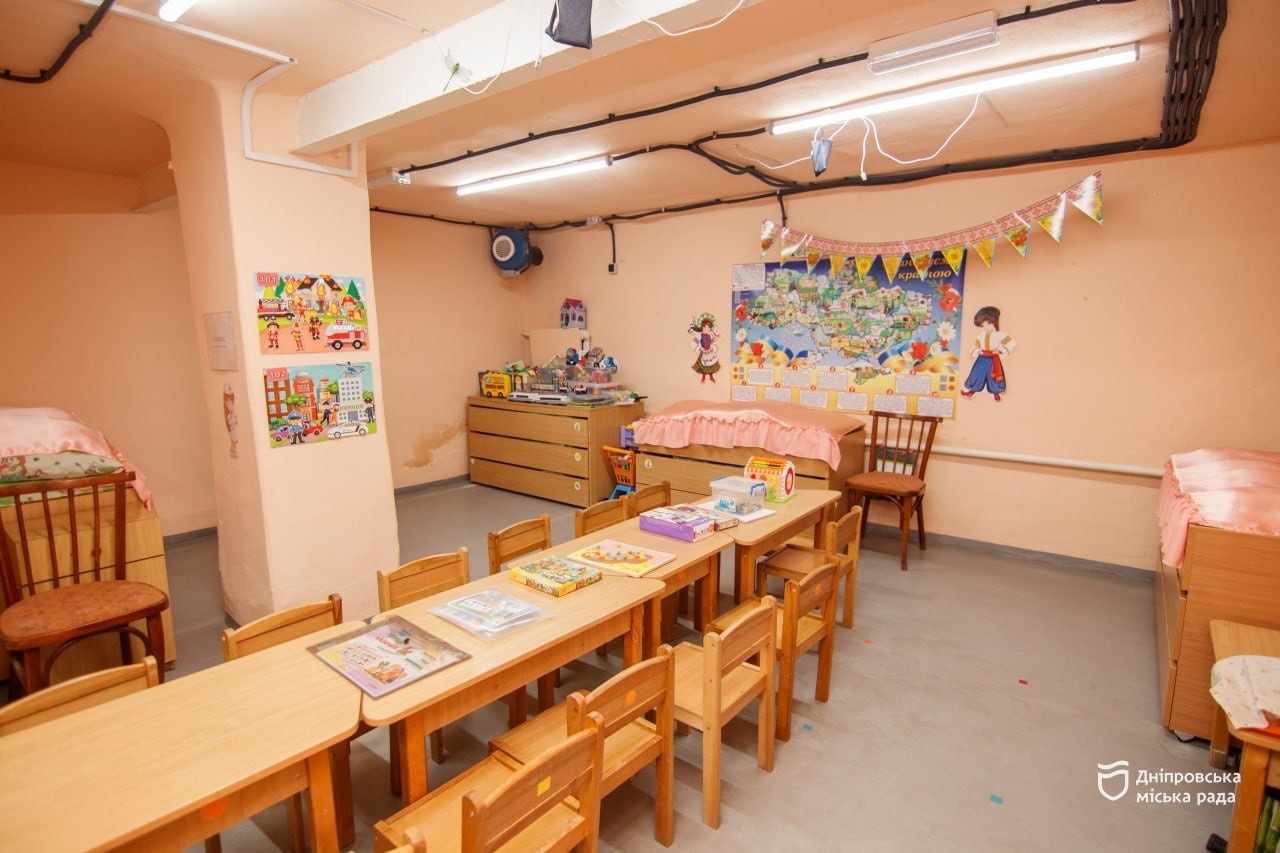 У Дніпрі триває системне облаштування укриттів у закладах освіти та культури - 13.04.2026
