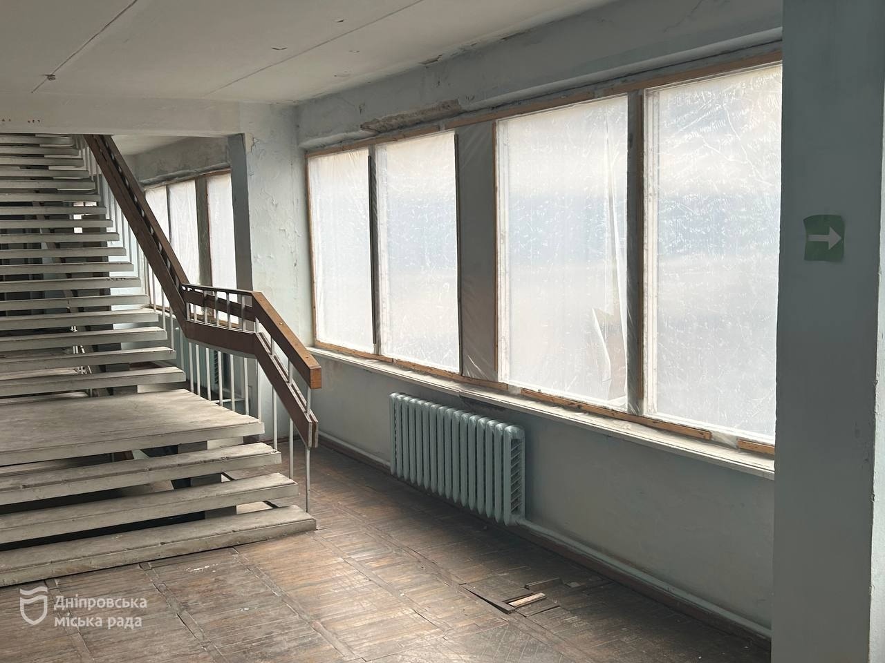 Дніпрі відновлюють корпус УДУНТ, пошкоджений внаслідок російських обстрілів