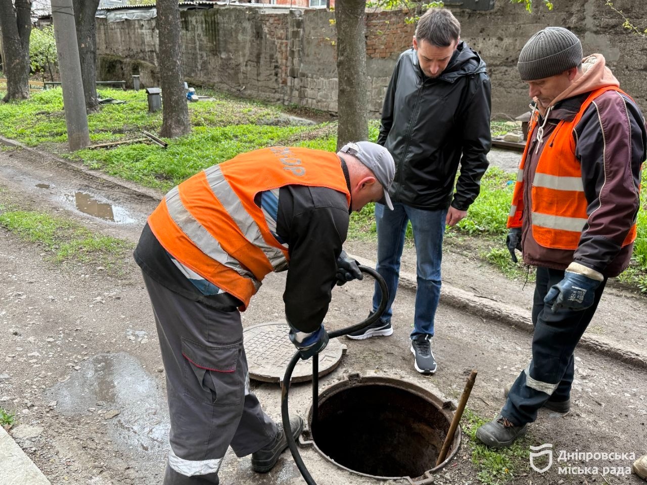 У Дніпрі ліквідовують аварії на водопровідних та каналізаційних мережах без відключення послуг - 25.04.2026