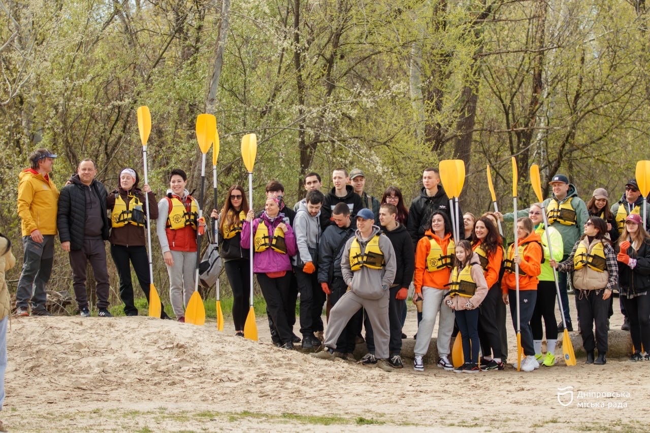 У Дніпрі стартували весняні толоки #Дніпро_квітучий: містяни прибирають двори, сквери та берегову лінію - 25.04.2026