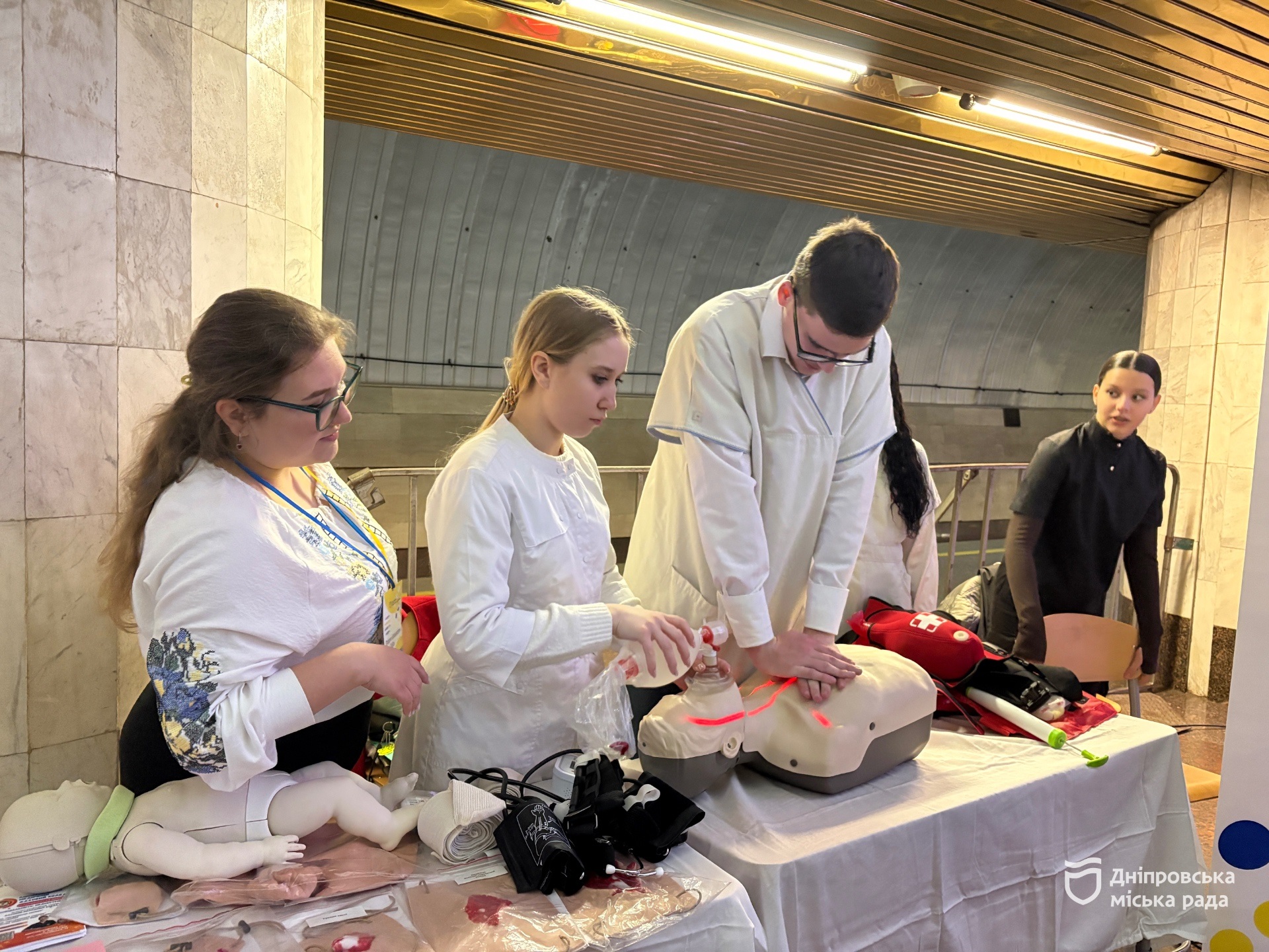 У Дніпрі відбувся захід Dnipro Education City 2026: 45 закладів і тисячі можливостей для школярів - 26.04.2026