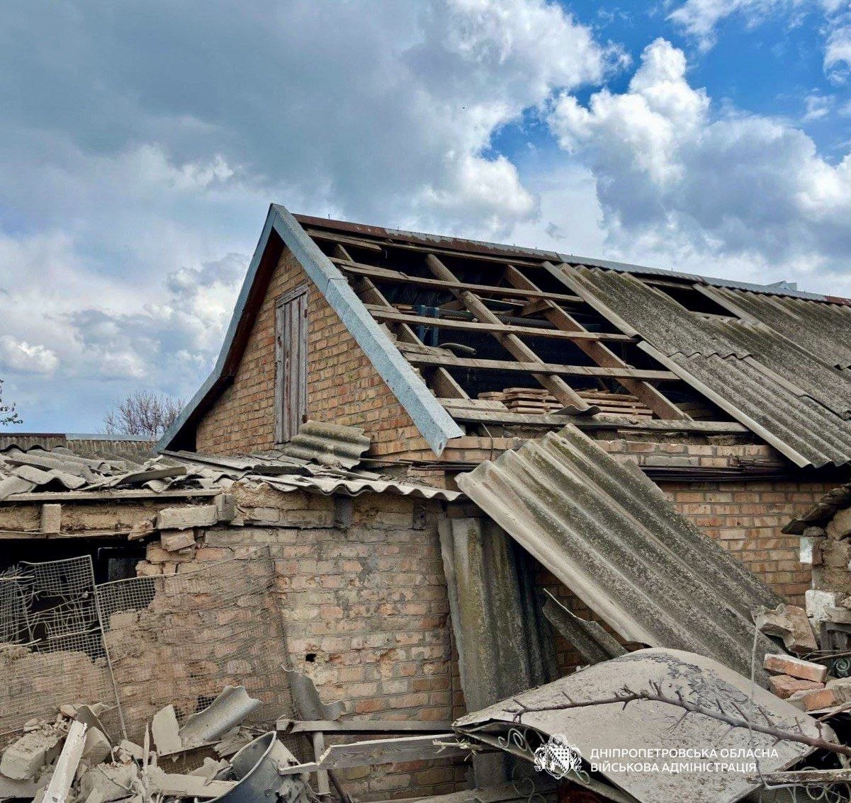Дві людини поранені: майже 50 разів ворог атакував чотири райони Дніпропетровщини