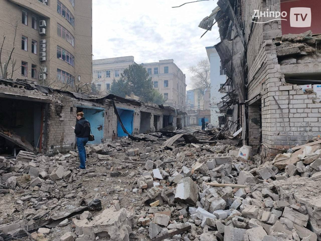 Наслідки нічної атаки на Дніпро: зруйновані будинки, заклади та інфраструктура - 16.04.2026