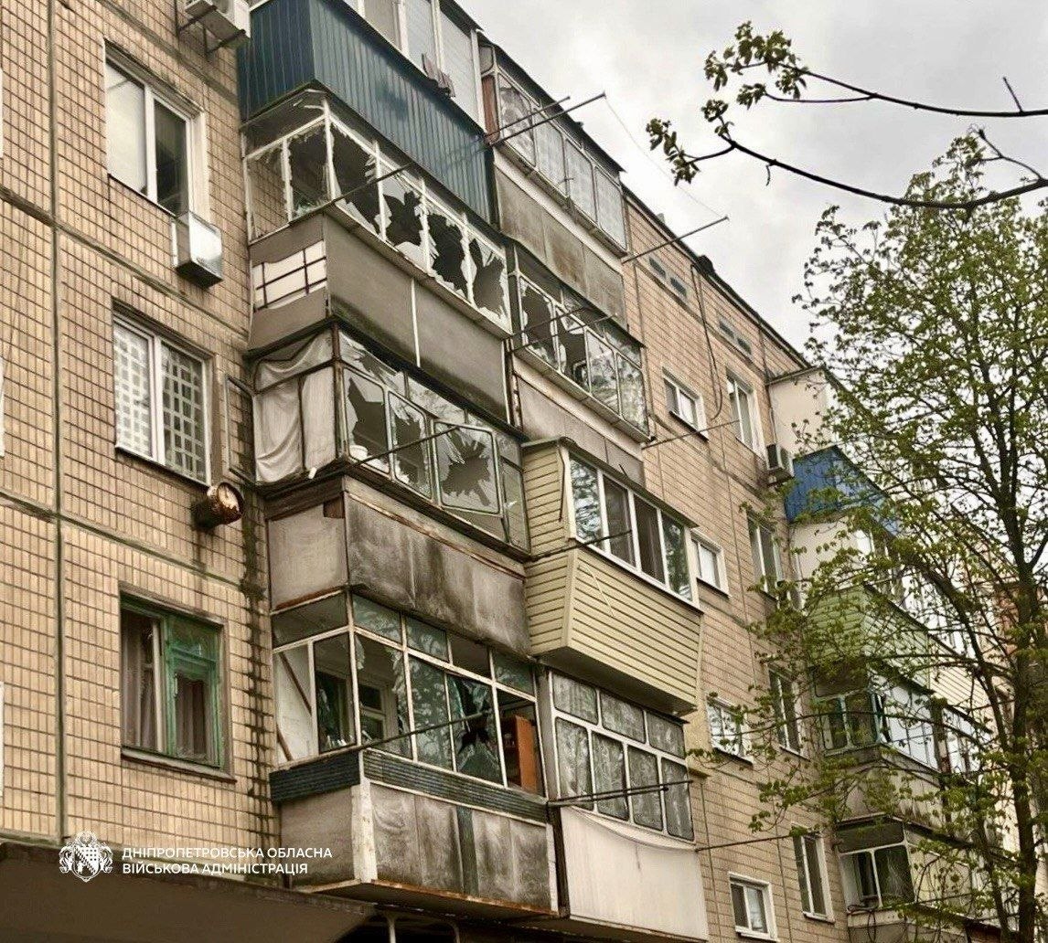 Поранені та руйнування: ворог атакував три райони Дніпропетровщини