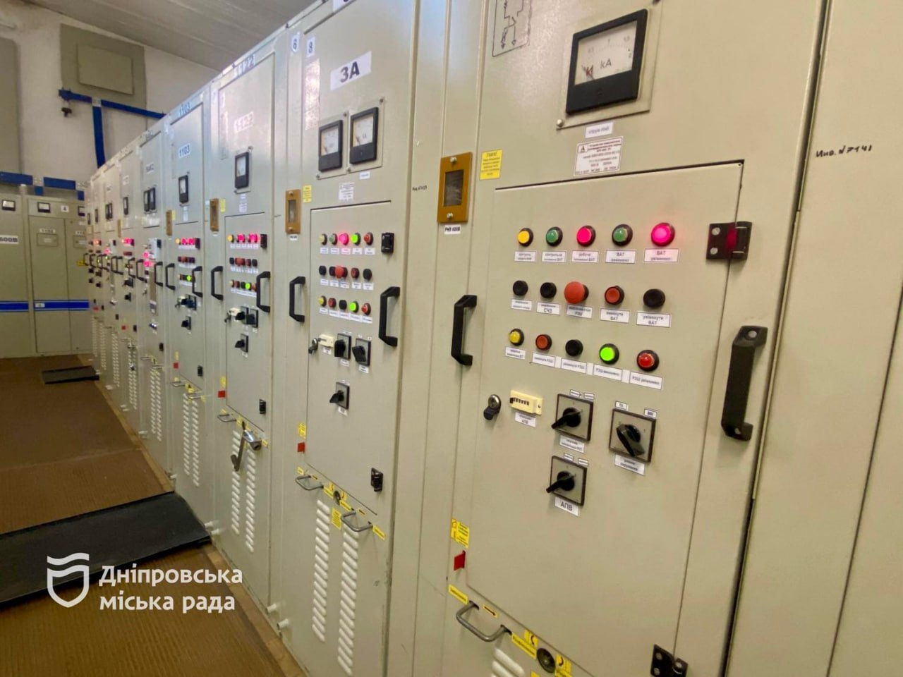 У Дніпрі модернізують тягові підстанції: електротранспорт працюватиме навіть під час відключень електроенергії