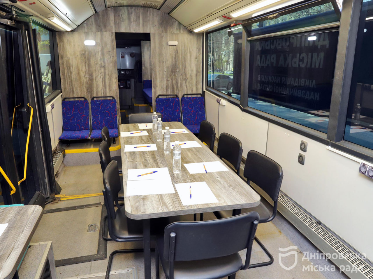 Філатов показав «автобус-штаб» у Дніпрі та розповів про ліквідацію наслідків атак