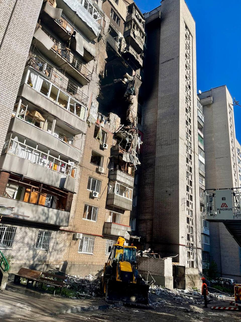 У Дніпрі пошкодження на чотирьох локаціях. Постраждали щонайменше 13 будинків, — Борис Філатов