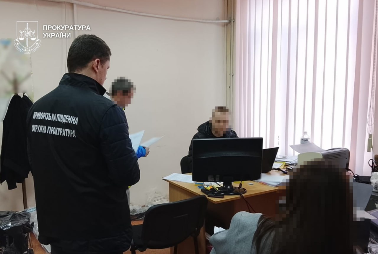 Виготовляли та збували контрафактний алкоголь: на Дніпропетровщині судитимуть п’ятьох учасників групи